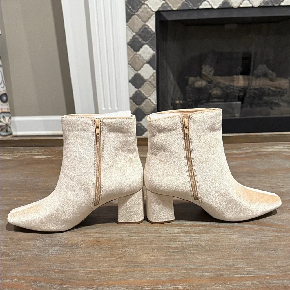 New Journee Womens Hazara Square ToeBlock Heel Ankle Booties‎ Tan Velvet 10